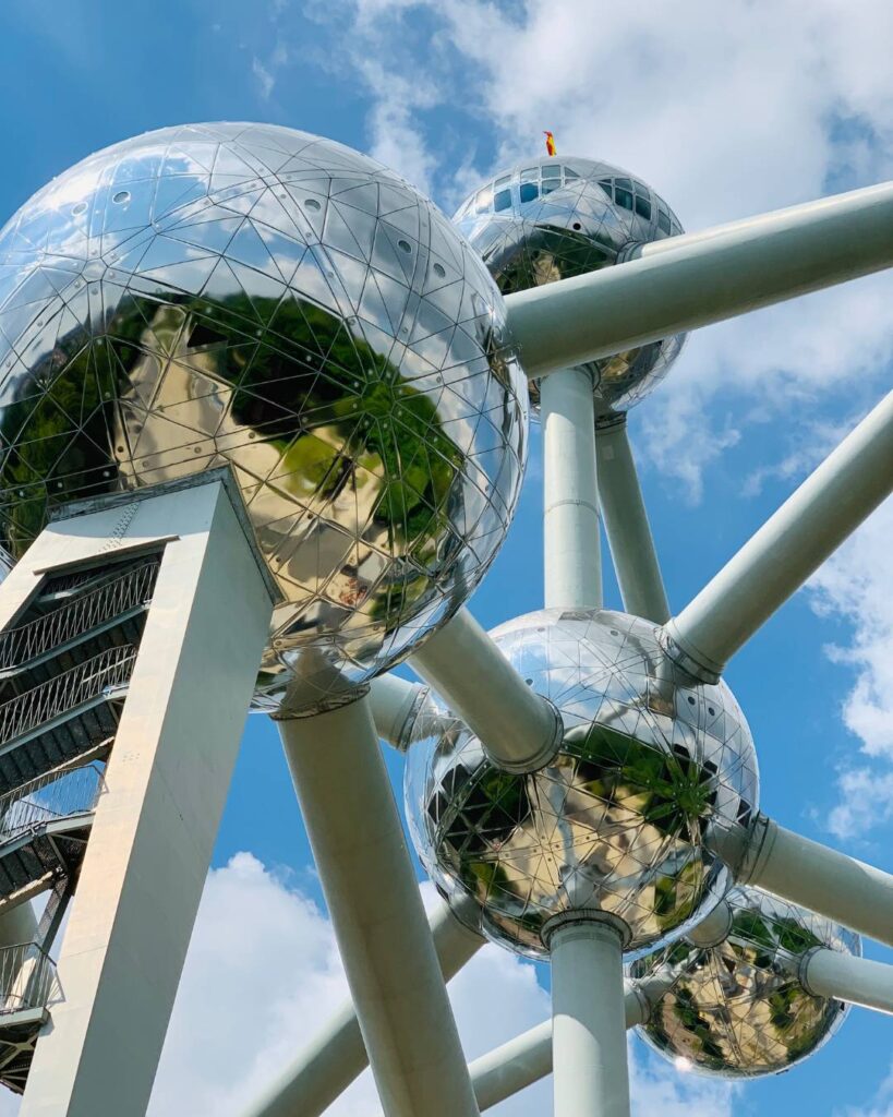 Detalhes da estrutura do Atomium em Bruxelas