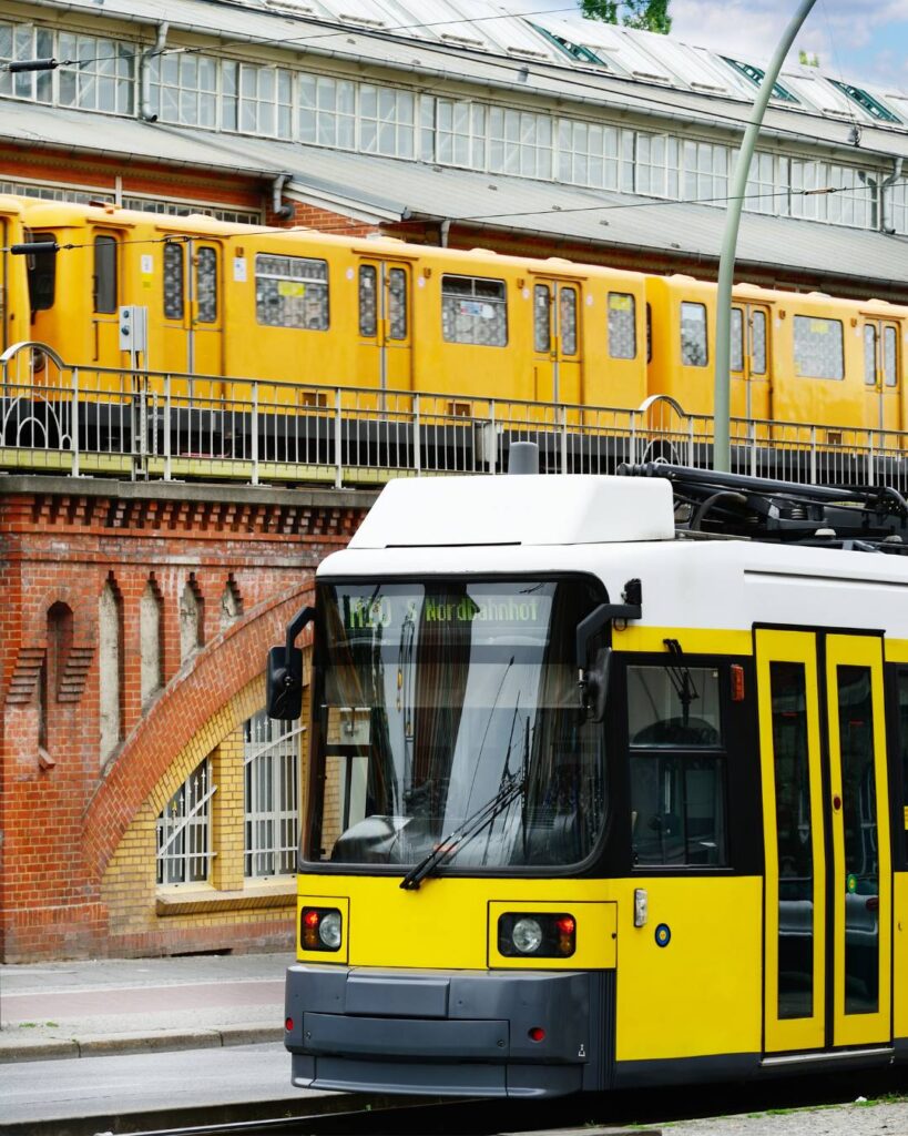 Metrô de Berlim em meio a cidade